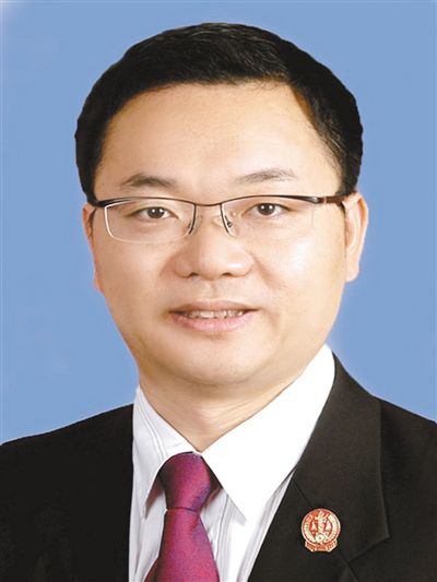 邹碧华：坚定理想信念 坚守法治精神.jpg